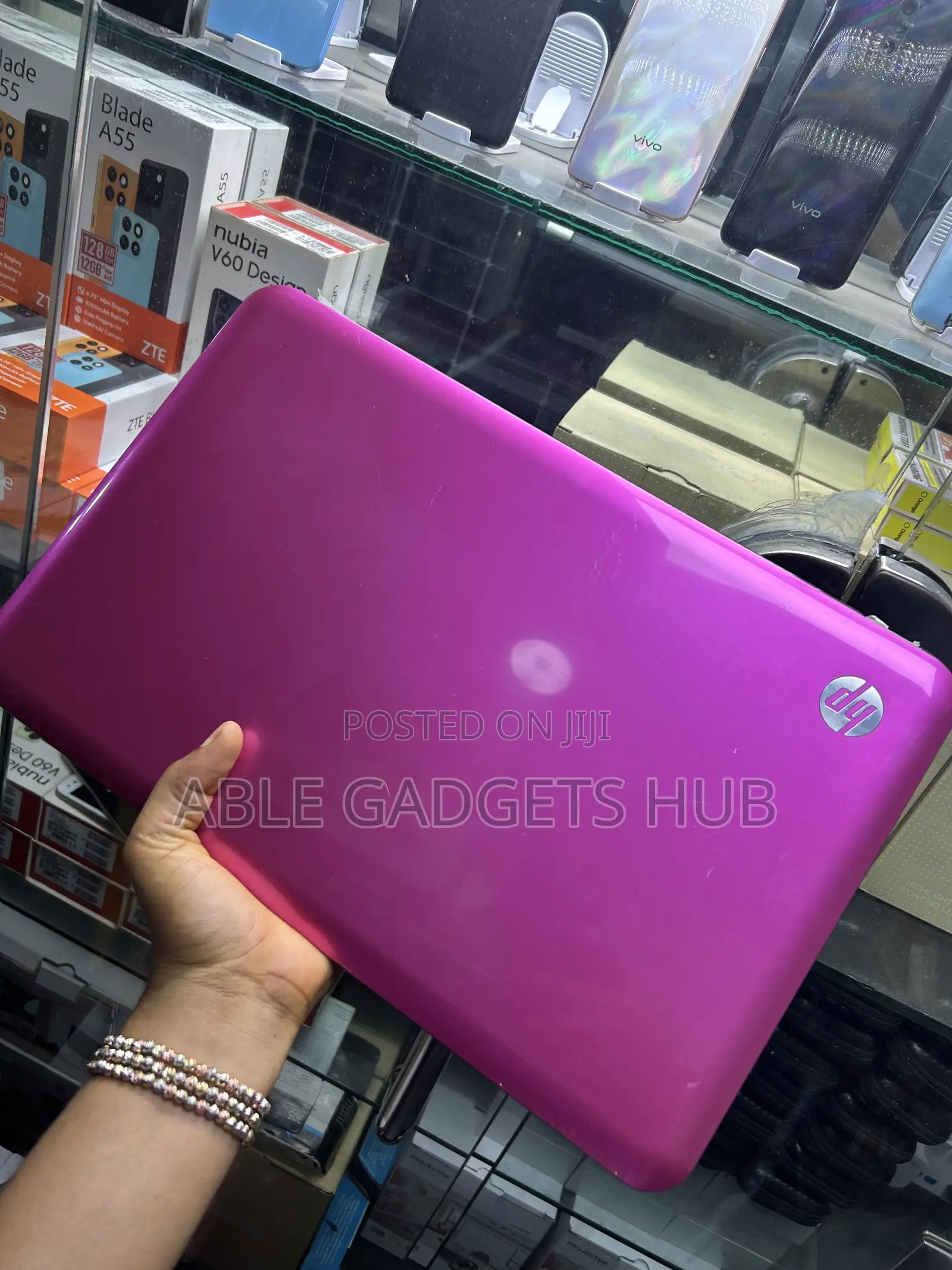 New Laptop HP 2GB Intel Core i7 HDD 32GB