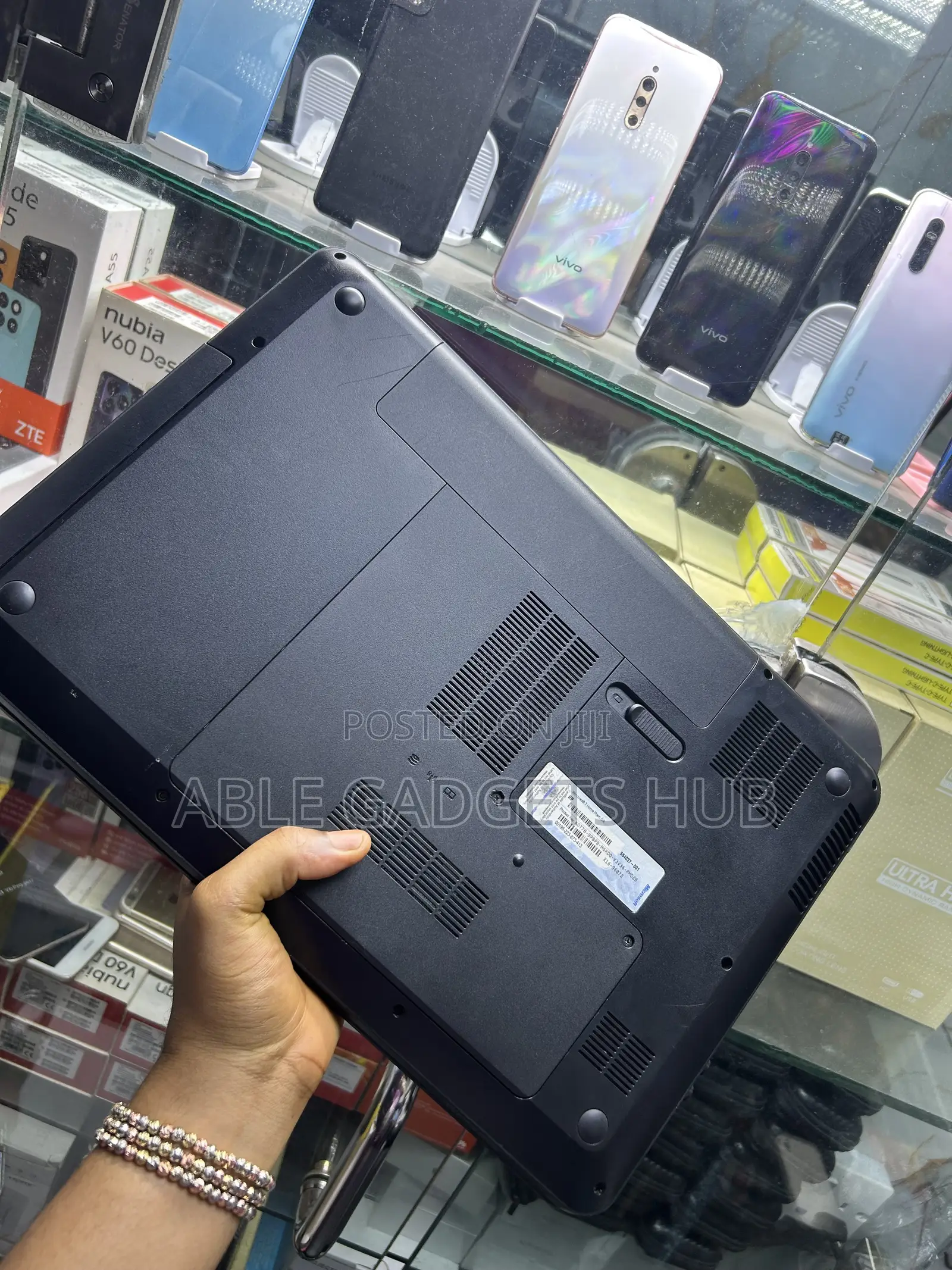 New Laptop HP 2GB Intel Core i7 HDD 32GB