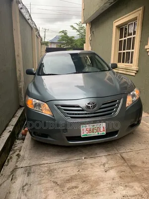 Toyota Camry XLE V6 4dr Sedan (3.5L 6cyl 6AM) 2010 Green