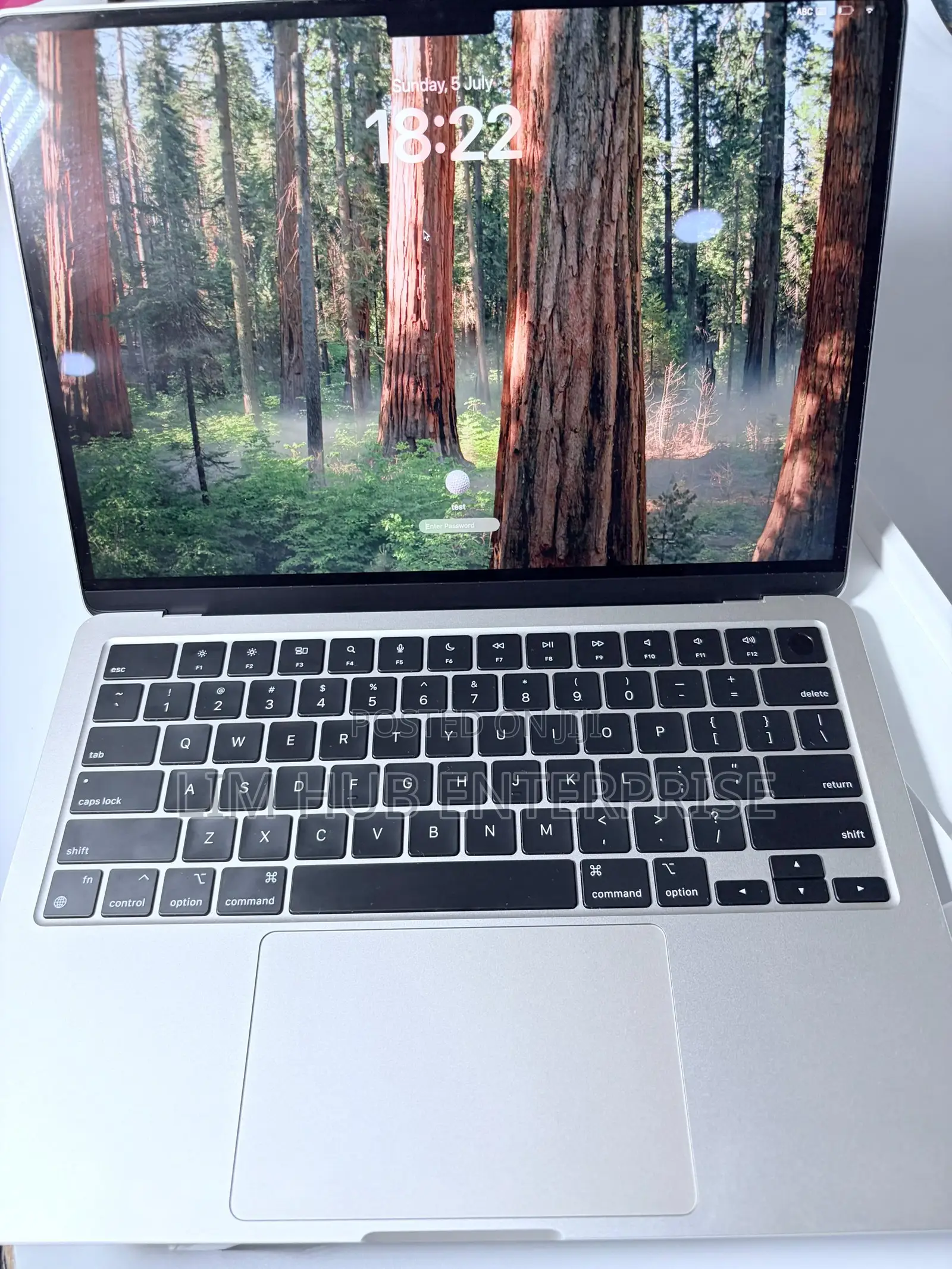 Laptop Apple MacBook Air 2022 M2 8GB Apple M2 SSD 512GB