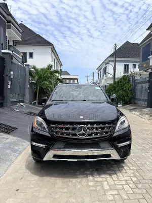 Mercedes-Benz M Class ML550 4MATIC 4dr SUV AWD (4.7L 8cyl Turbo 7A)