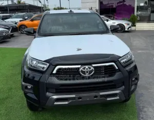 Toyota Hilux 2022 Black
