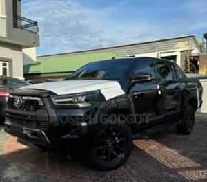 Toyota Hilux 2022 Black