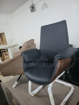 Modern Visitors Chair