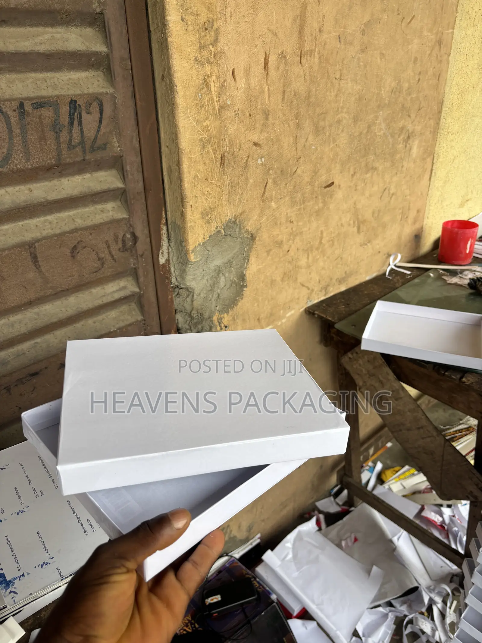 Award Boxes And Card Board Boxes Are Available