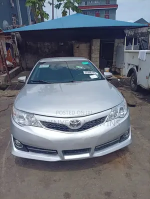Toyota Camry SE Sport 4dr Sedan (2.5L 4cyl 6A) 2014 Silver