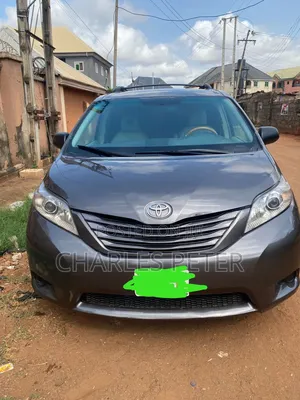 Toyota Sienna 2012 Gray