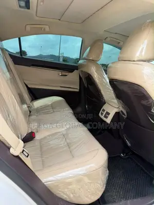 Lexus ES 350 FWD 2016 White