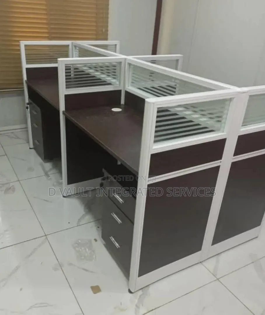 4 Seater Workstation / Modern Workstation