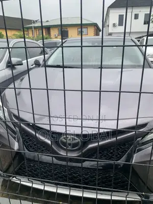 Toyota Camry XSE FWD (2.5L 4cyl 8AM) 2018 Gray