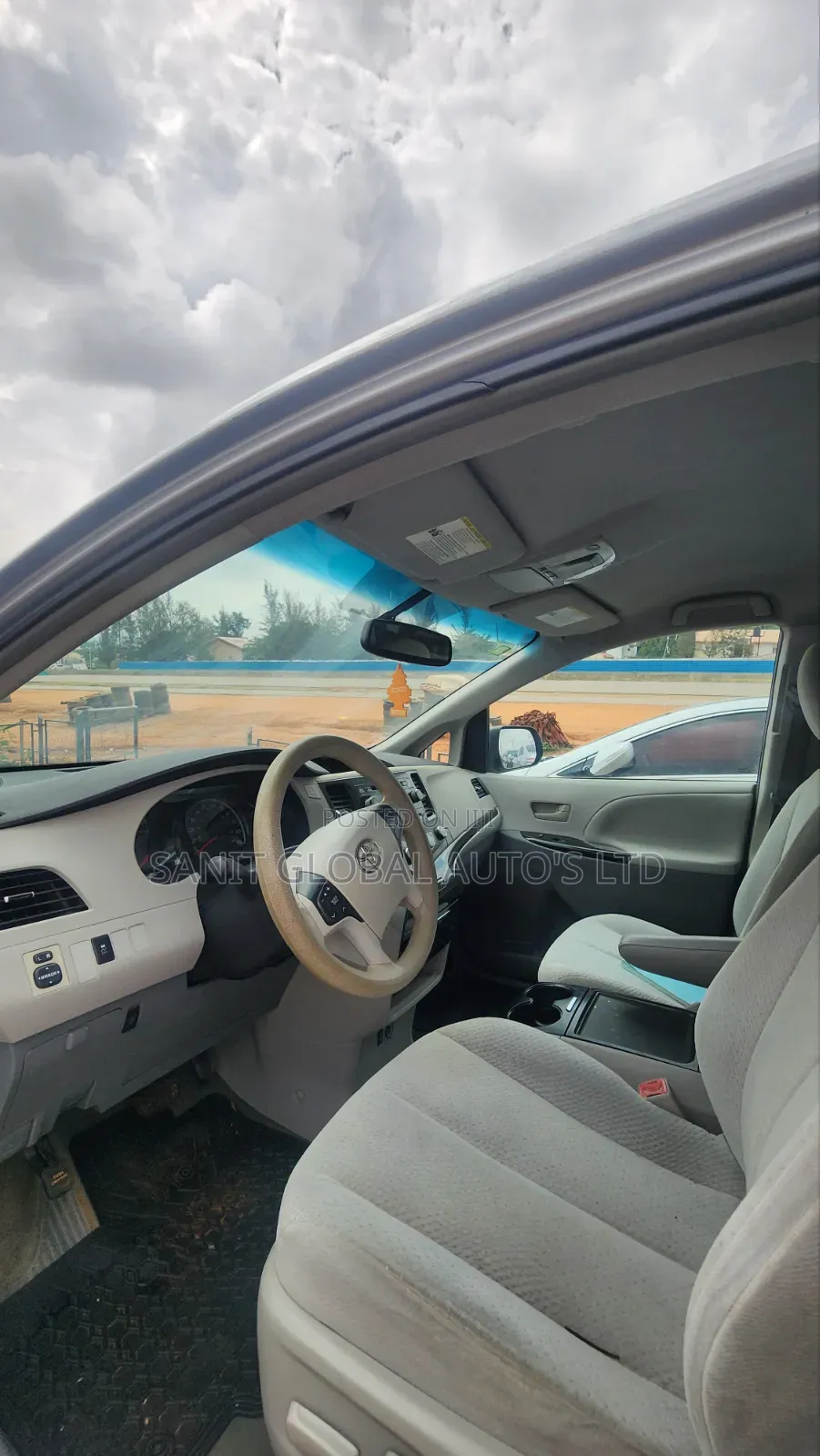 Toyota Sienna 2012 Silver