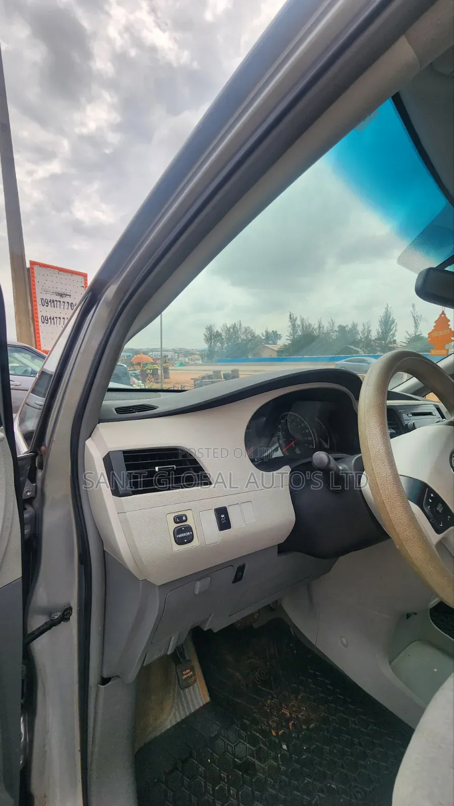 Toyota Sienna 2012 Silver