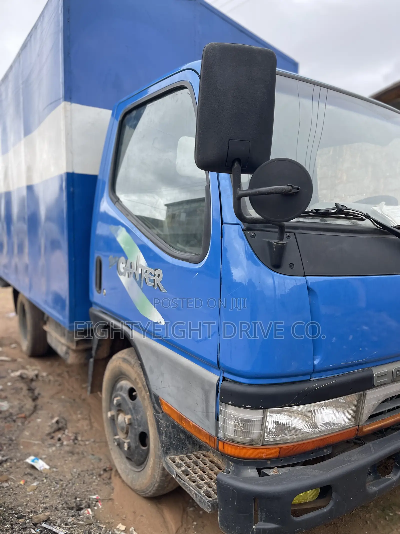 Mitsubishi Fuso Canter 2002 Blue