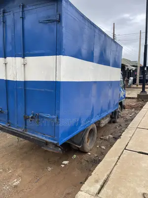 Mitsubishi Fuso Canter 2002 Blue