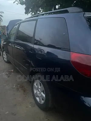Toyota Sienta 2005 Blue