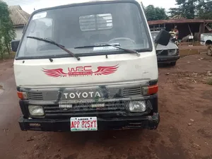 Toyota Dyna 1999 White