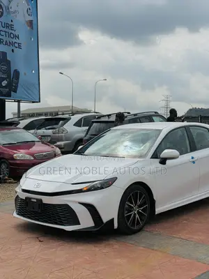 New Toyota Camry SE AWD 2026 White