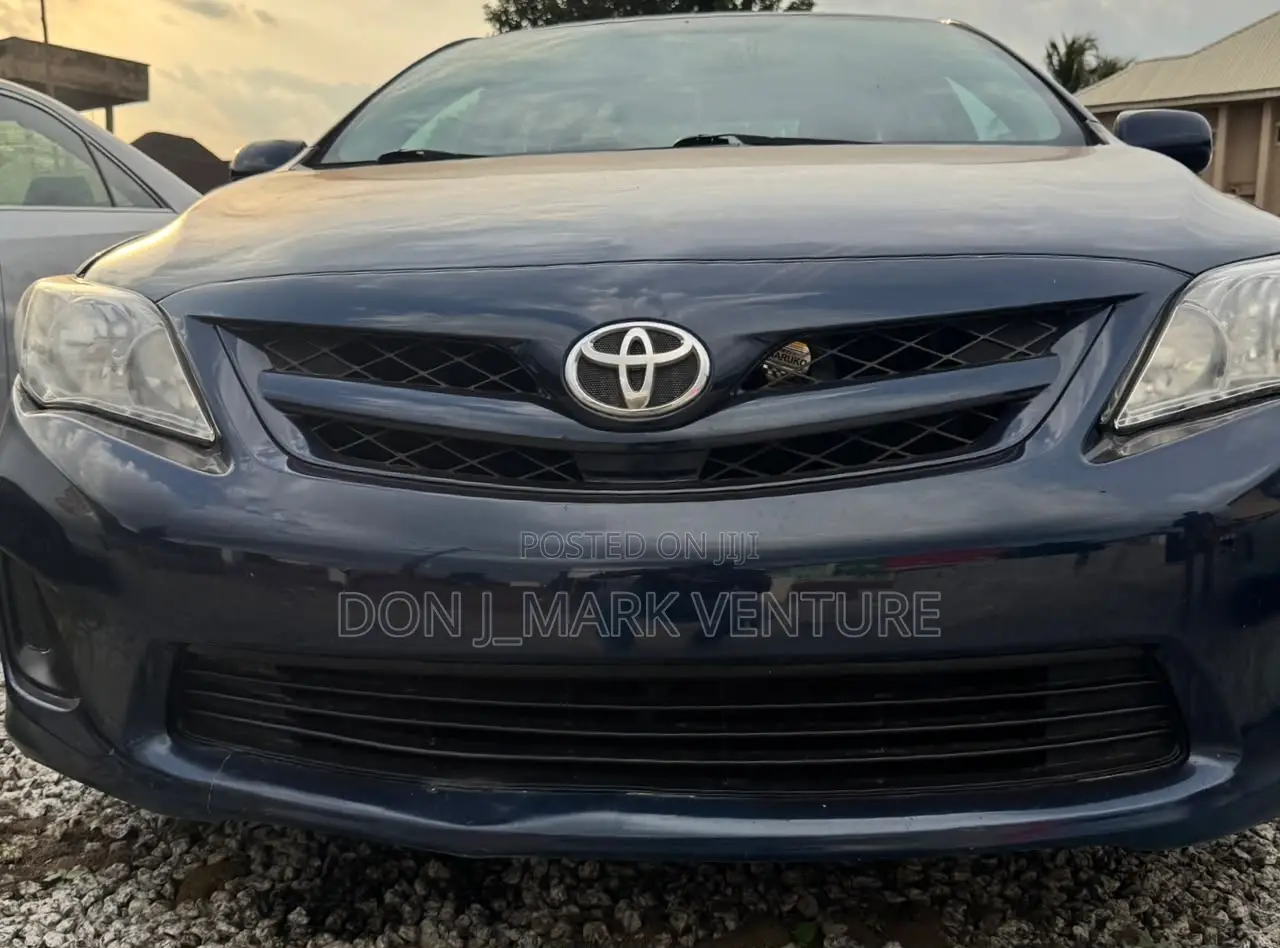 Toyota Corolla 2011 Black