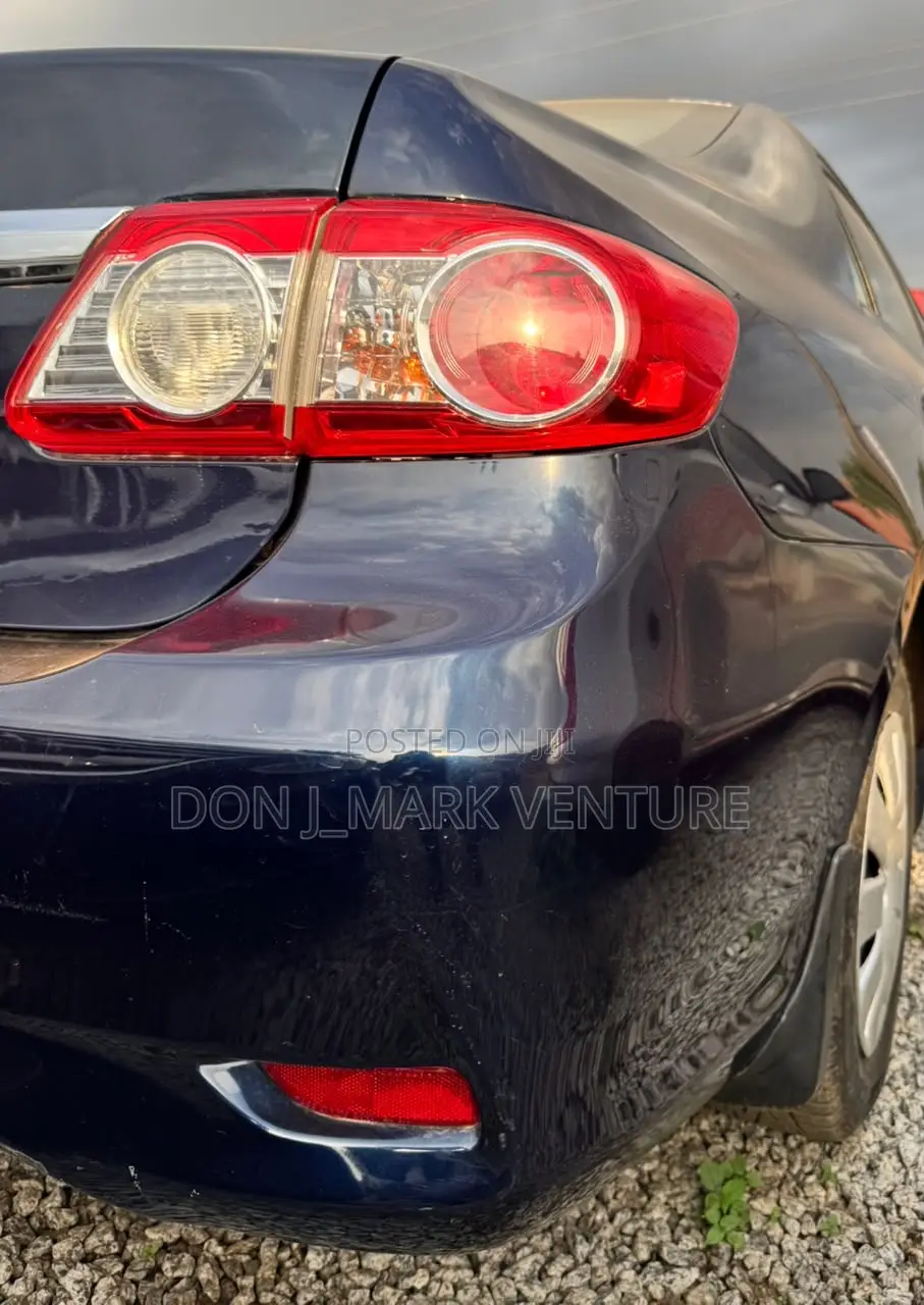 Toyota Corolla 2011 Black