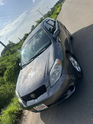 Toyota Matrix XR Hatchback FWD (1.8L 4cyl 4A) 2007 Gray