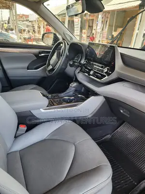 Toyota Highlander Platinum AWD 2020 Blue