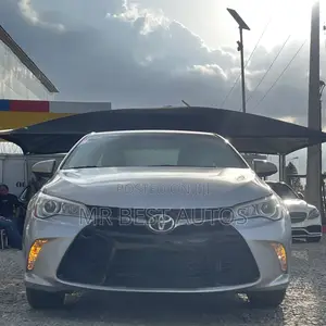 Toyota Camry SE 4dr Sedan (2.5L 4cyl 6A) 2016 Silver