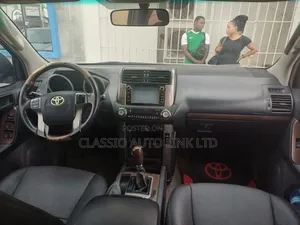 Toyota Land Cruiser Prado 2012 Silver