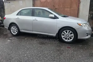 Toyota Corolla 2010 Silver