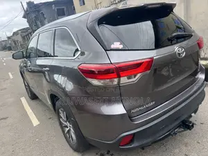 Toyota Highlander 2018 Gray