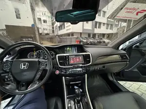 Honda Accord Touring V6 4dr Sedan FWD (3.5L 6cyl 6A) 2017 Black