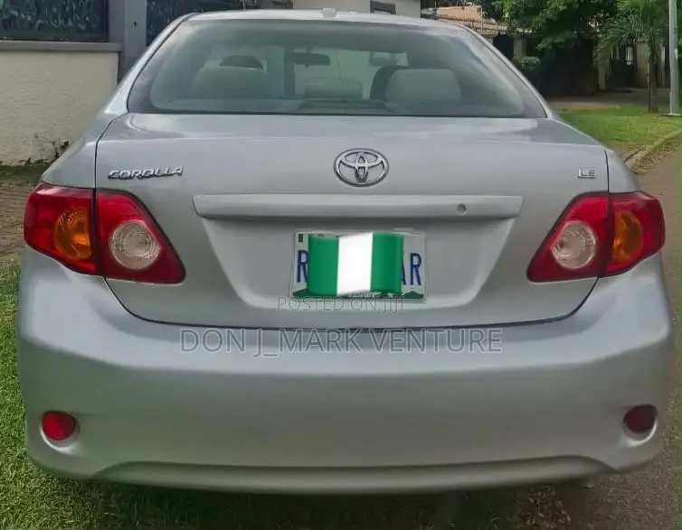 Toyota Corolla 2009 Silver