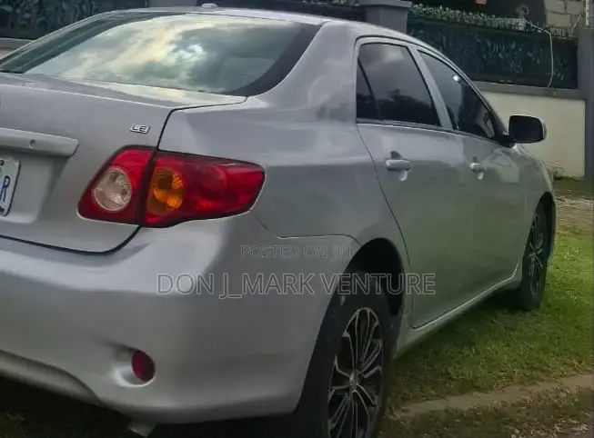 Toyota Corolla 2009 Silver