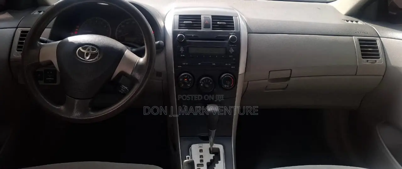 Toyota Corolla 2009 Silver