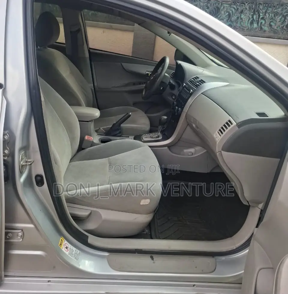 Toyota Corolla 2009 Silver