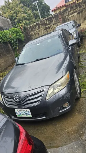 Toyota Camry 2011 Gray