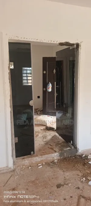 10mm Tampered Glass Door