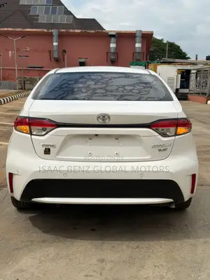 Toyota Corolla LE 2023 White