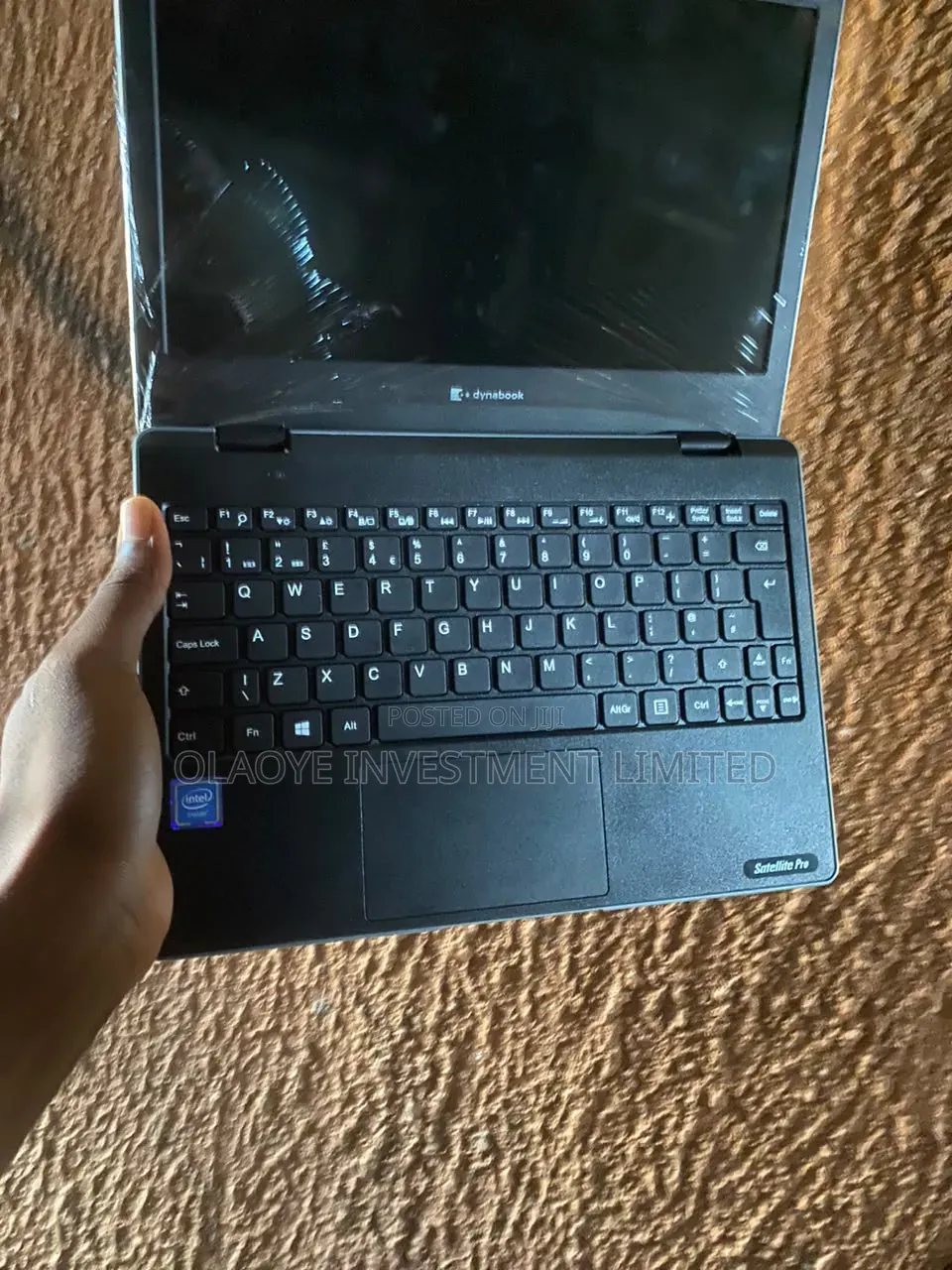 Laptop Toshiba Satellite E105 4GB Intel Celeron SSD 128GB