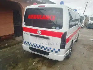 Toyota HiAce 2015