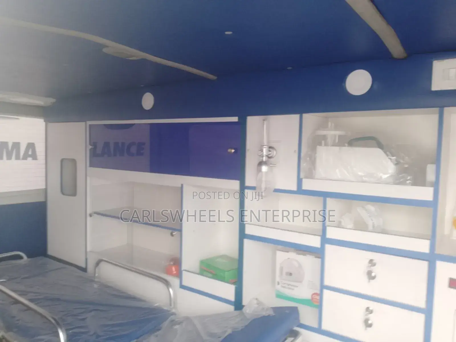 Toyota HiAce 2015