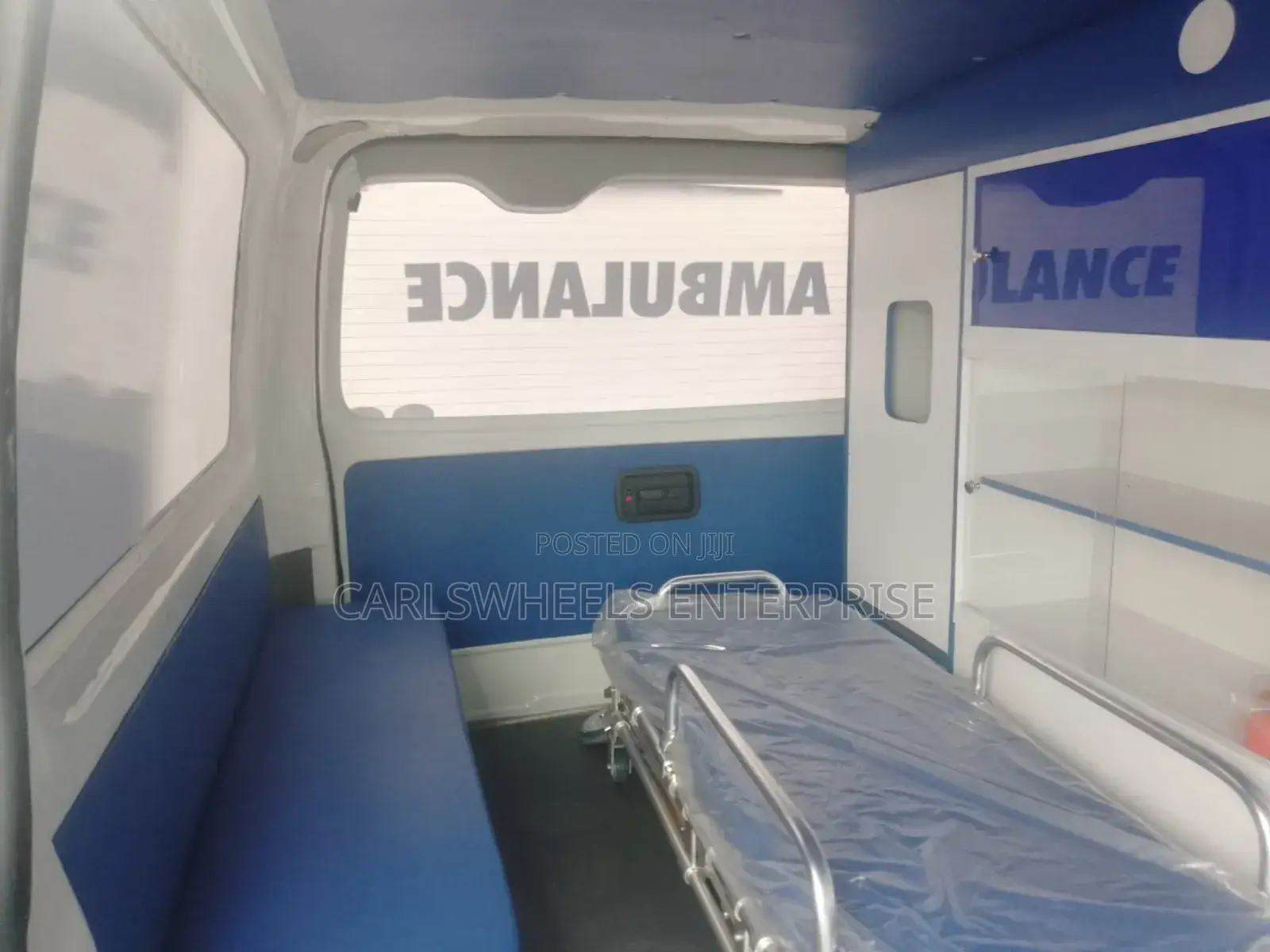 Toyota HiAce 2015