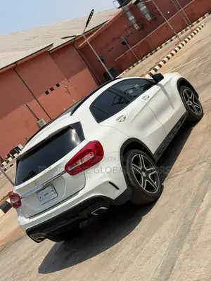 Mercedes-Benz GLA 250 2016 White