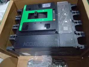 4p 400a Schneider McCb
