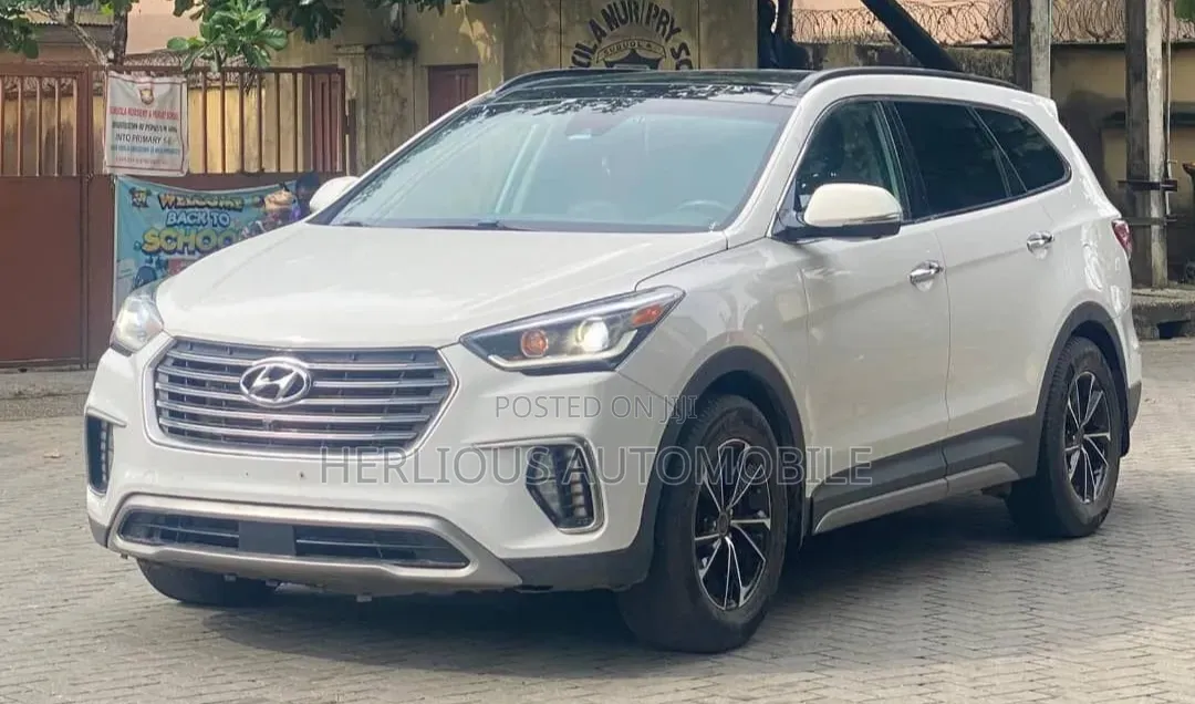 Hyundai Santa Fe 2017 White