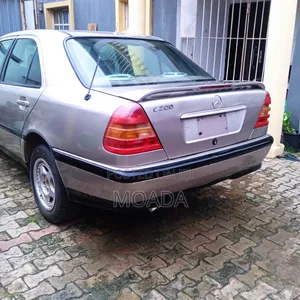 Mercedes-Benz 200 2002 Beige