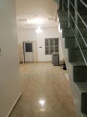 4bdrm Townhouse / Terrace in Orchid Road, Off Lekki-Epe Expressway