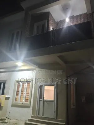 4bdrm Townhouse / Terrace in Orchid Road, Off Lekki-Epe Expressway
