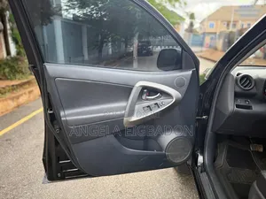 Toyota RAV4 2010 Black