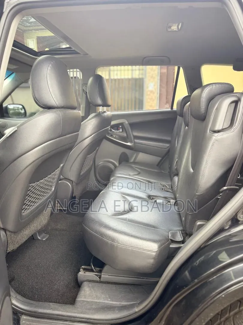 Toyota RAV4 2010 Black