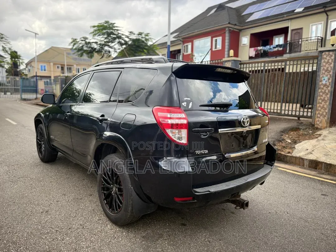 Toyota RAV4 2010 Black